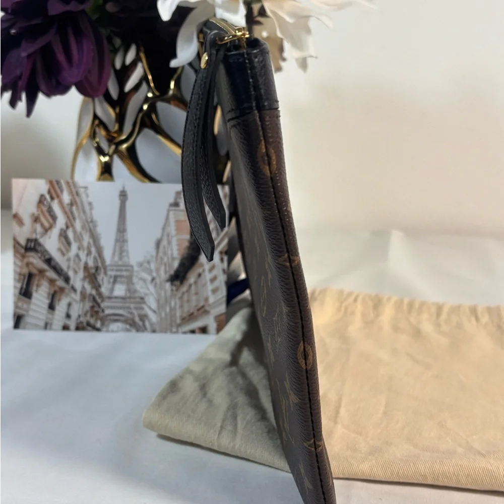 Beautiful Louis Vuitton Daily Pouch Monogram Noir - Picture 6 of 12